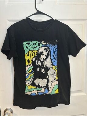 Vintage red hot chili peppers band t-shirt